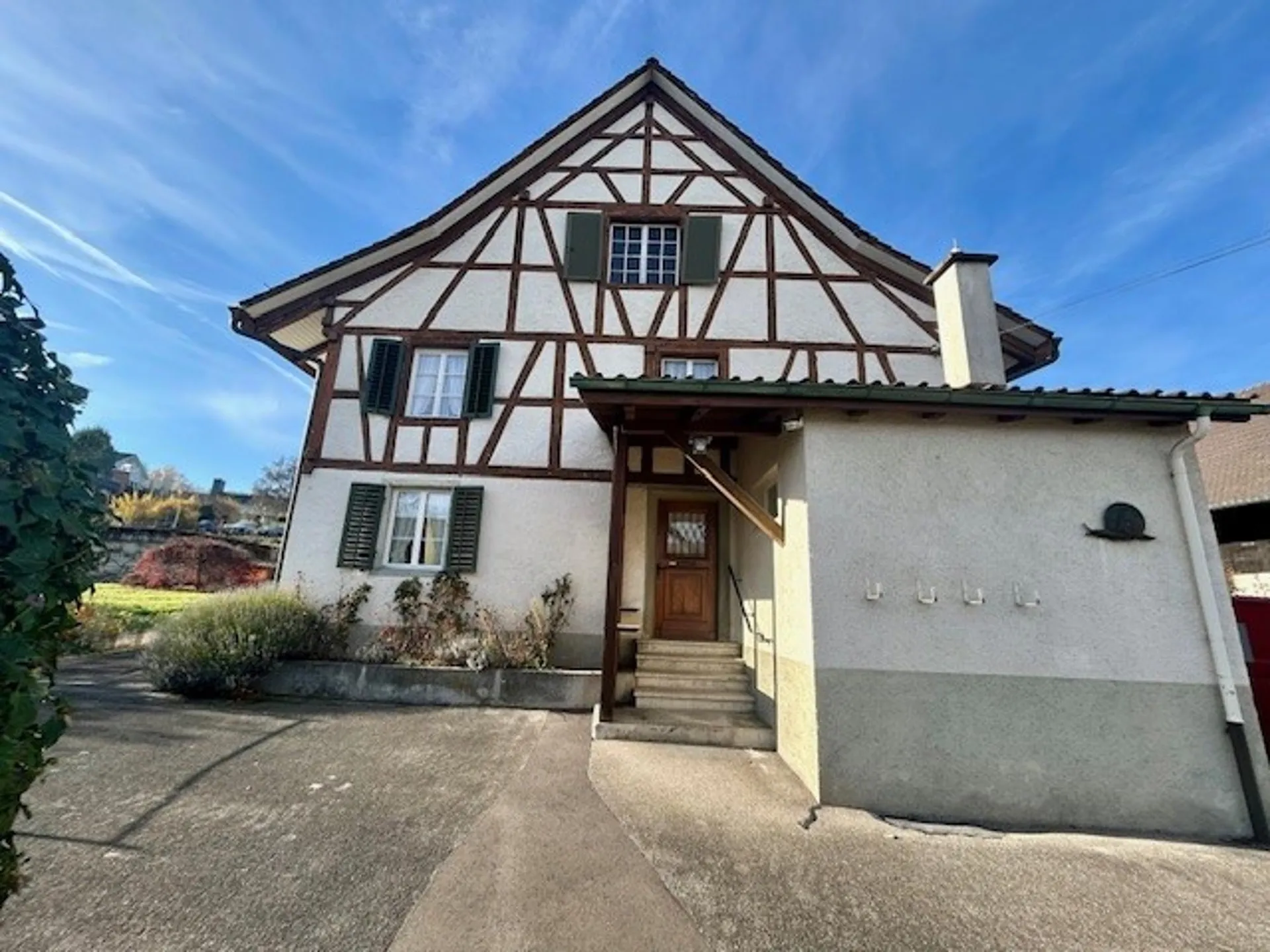 Charmantes 5.5-Zimmer-Bauernhaus in Dielsdorf