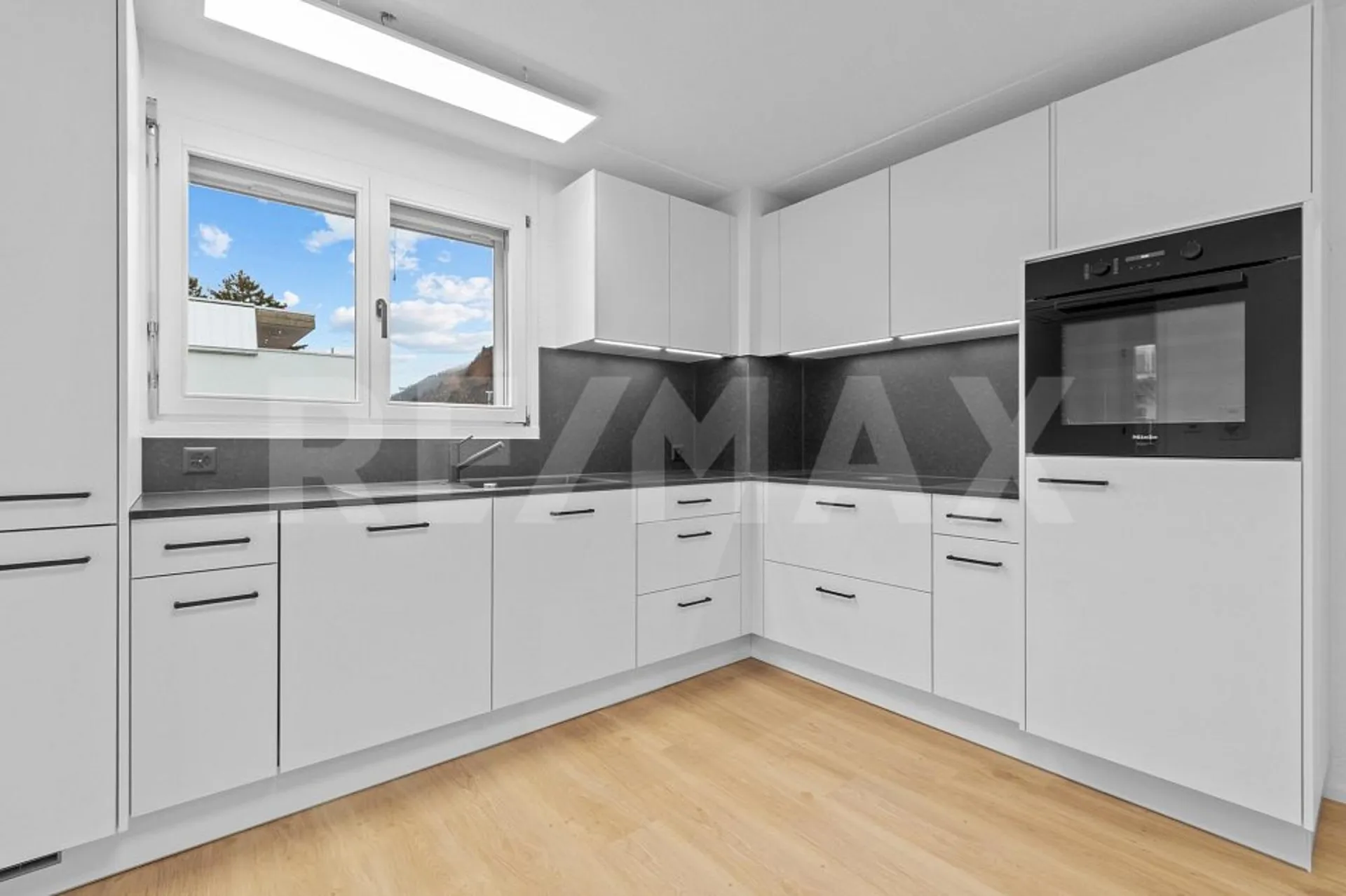 4 ½-Zimmer-Wohnung -  frisch renoviert & bezugsbereit