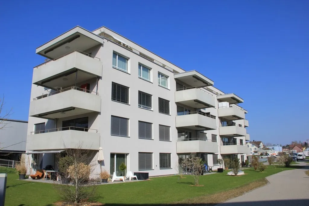 Helle Wohnung Nähe Frei- und Hallenbad