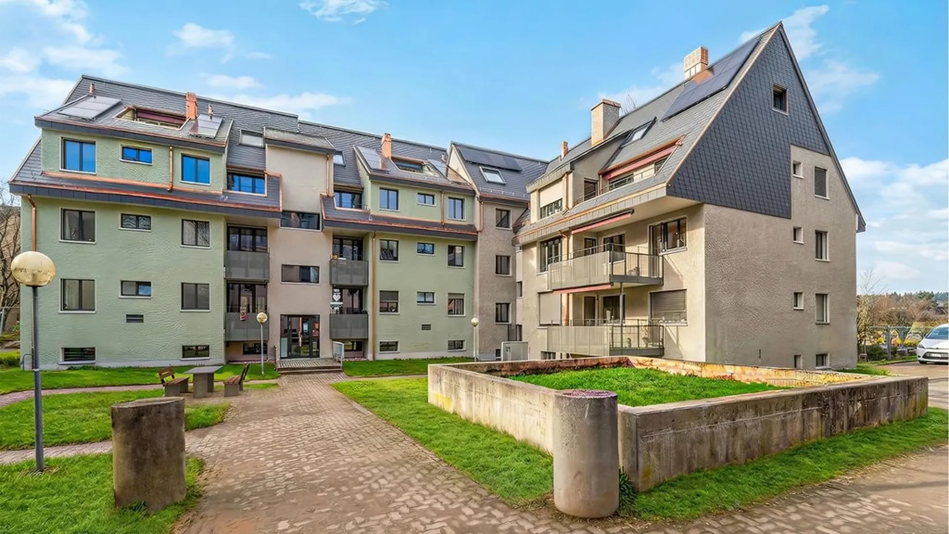 MIETEN OHNE KAUTION - Grosszügige Maisonette Wohnung im Grünen