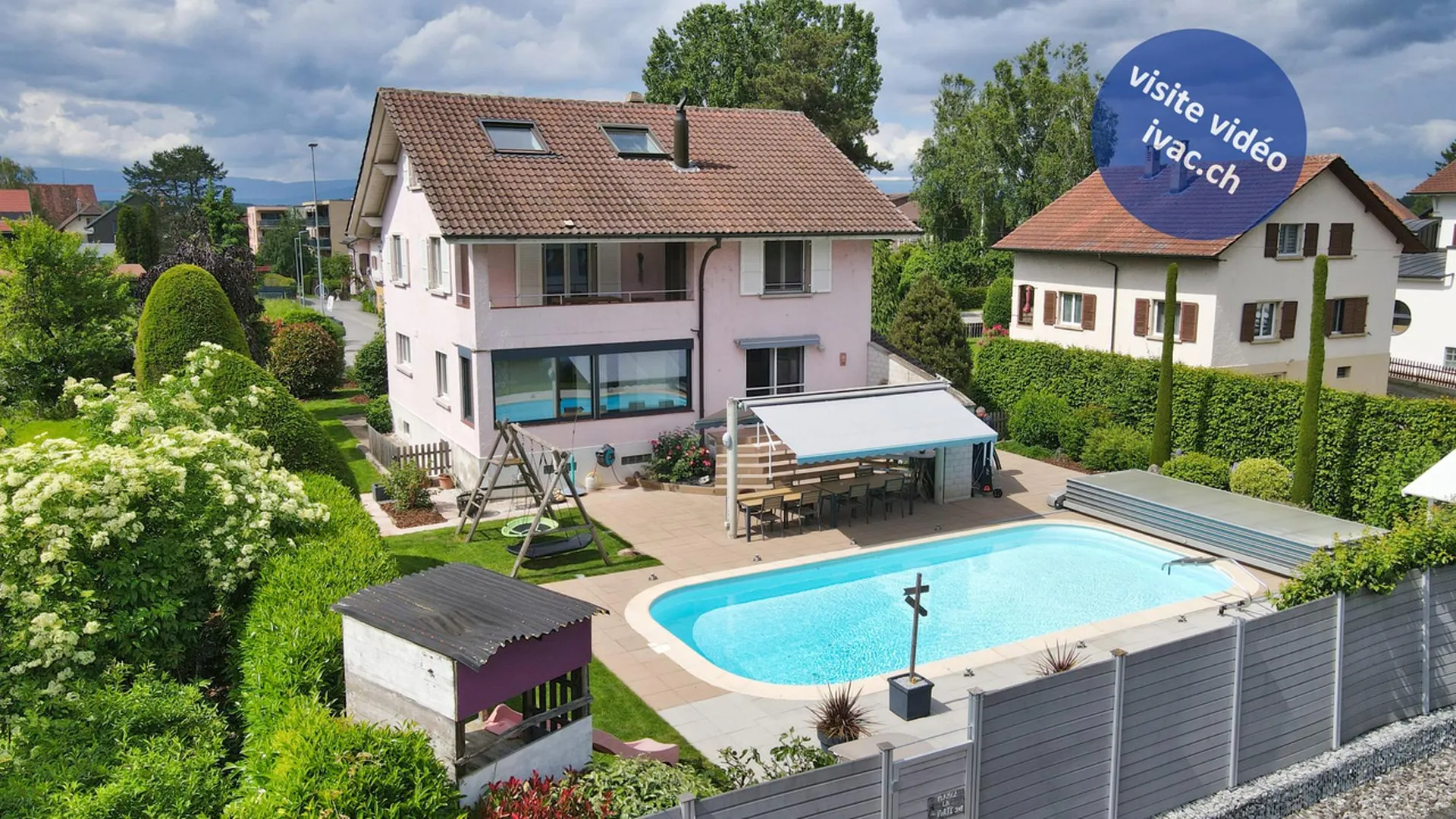 Villa individuelle de 6.5 pces avec piscine à Domdidier / FR