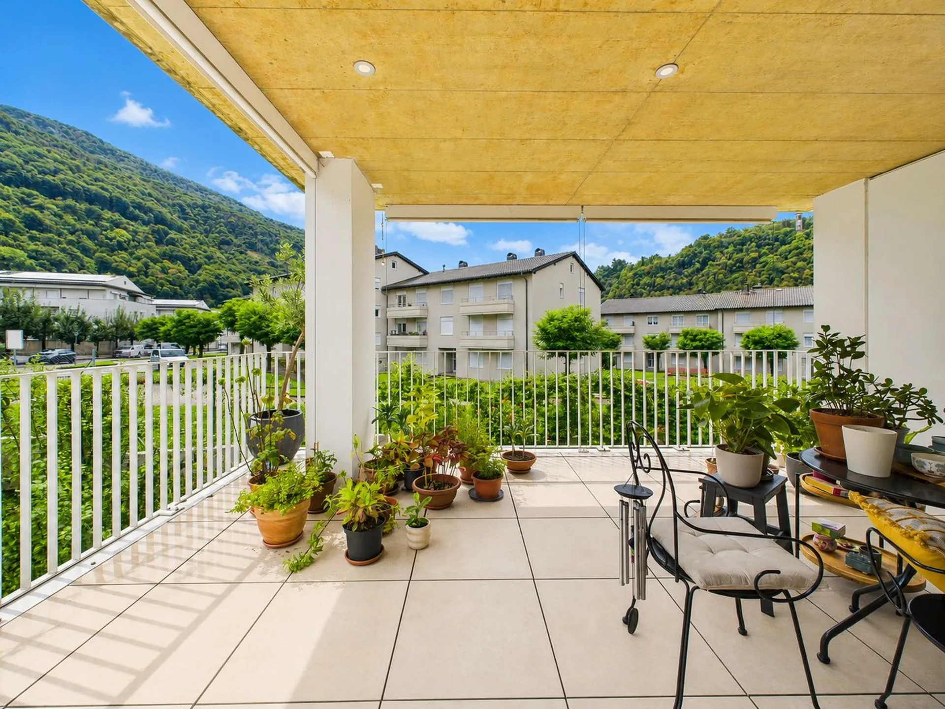 3.5-Zimmer-Wohnung in einer Minergie-Residenz mit Gemeinschaftspool. (Copy)