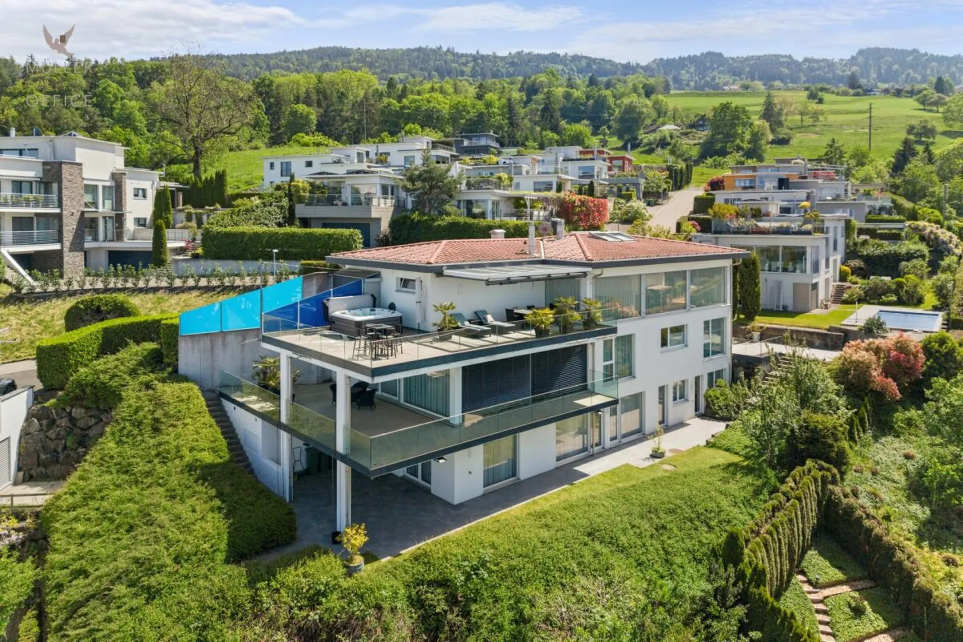 Ein Zuhause mit Horizont - Stilvolle 5 1/2 Zimmer-Attika-Maisonette über dem Bodensee