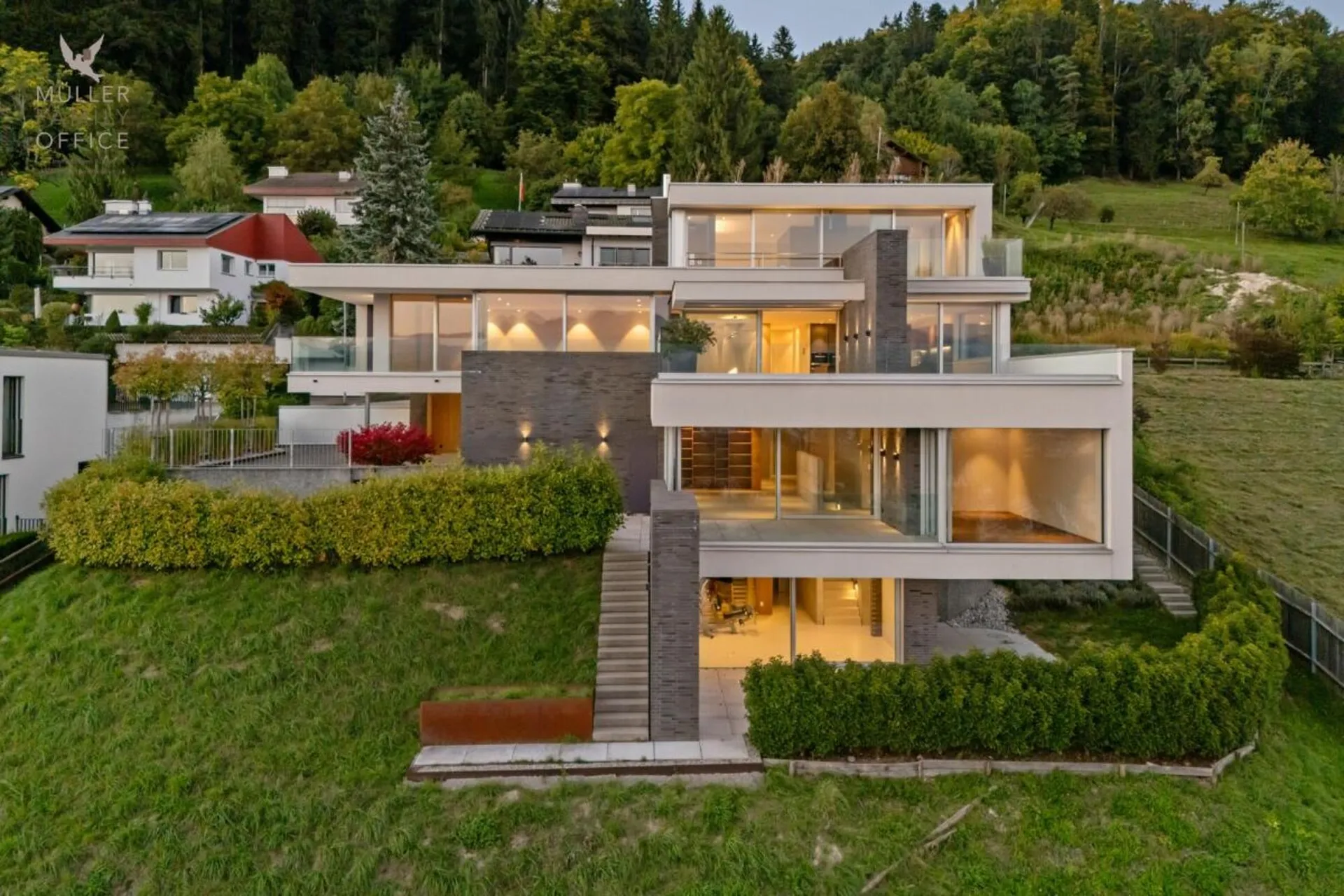 Aussergewöhnliche Luxus-Designer-Villa mit atemberaubender Aussicht auf den Säntis  /  RESERVIERT