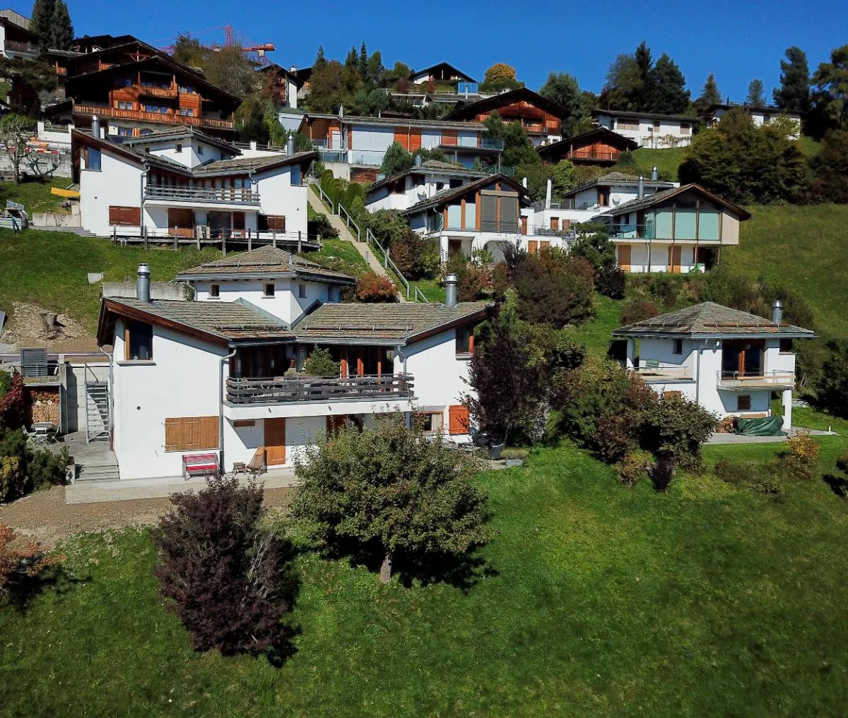 Charmantes 4.5-Zimmer-Doppeleinfamilienhaus mit Bergpanorama in Falera