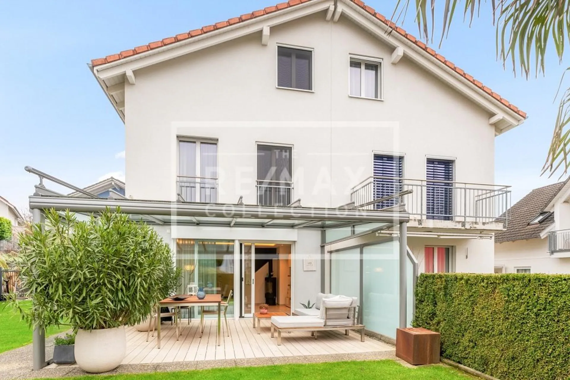 Stylish 5.5-room semi-detached house with high-quality finishes