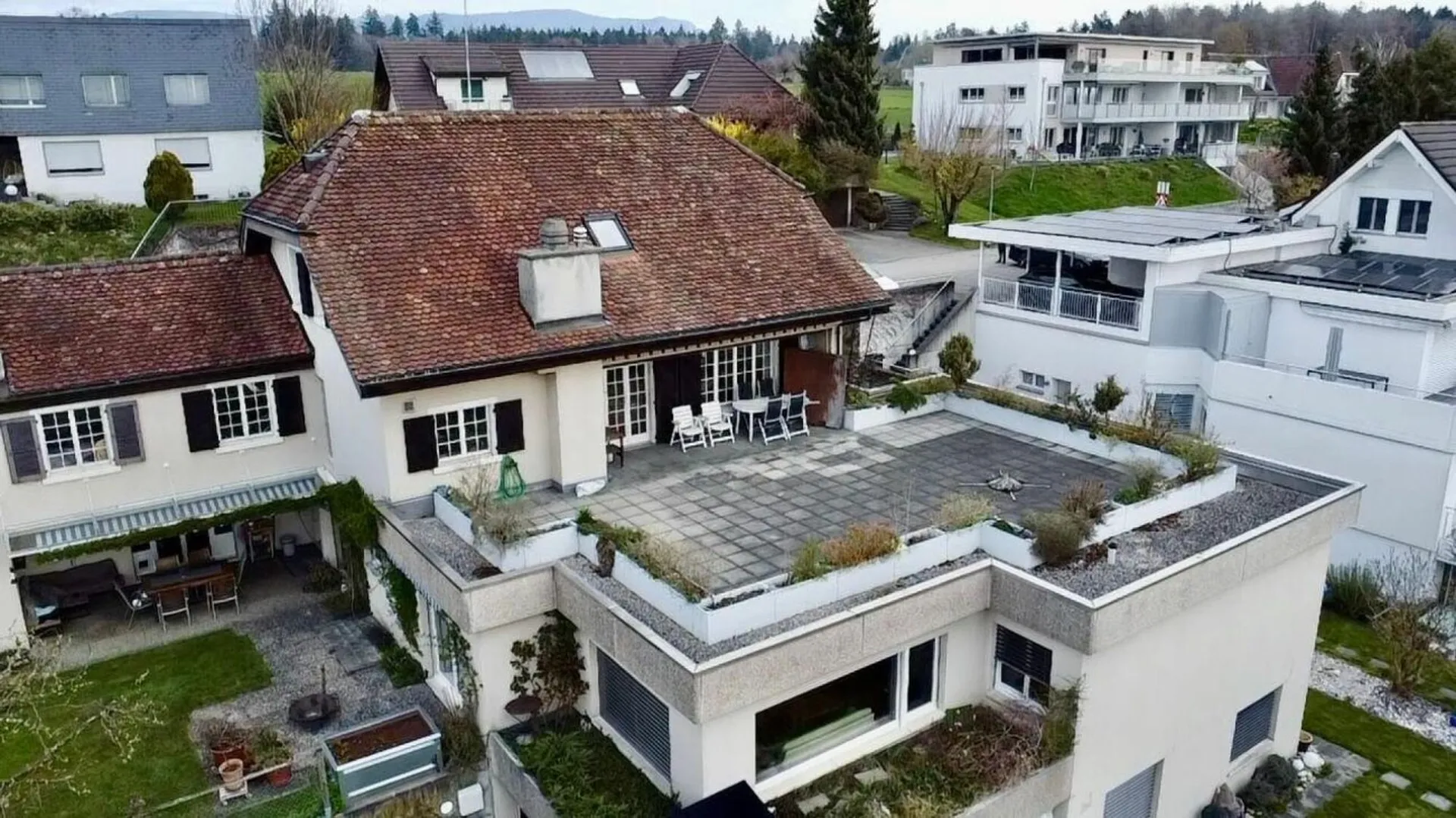 Hanglage, Aussicht, Steuervorteil - Ihr neues Terrassenhaus