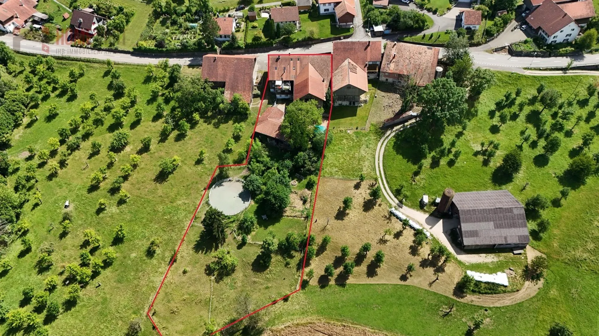 Living where others dream - 5.5-room apartment with horse stable & pasture