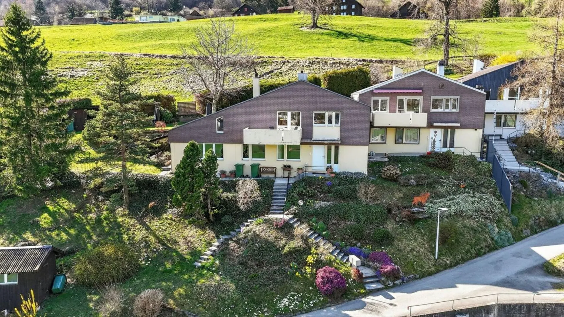 Detached house with annex at an idyllic location with a wonderful view - RESERVED