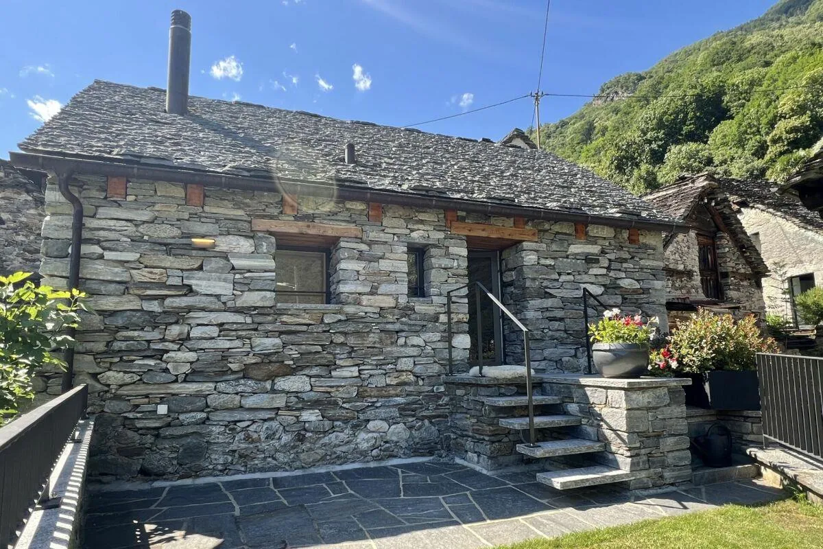 Top neugebautes Rustico mit kleinem Garten - Erstbezug