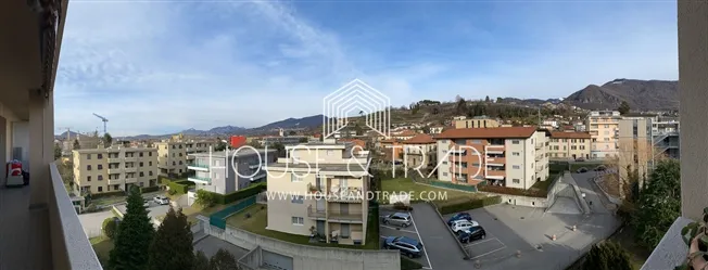 2.5 Zimmer mit grossem Wohnzimmer und Terrasse