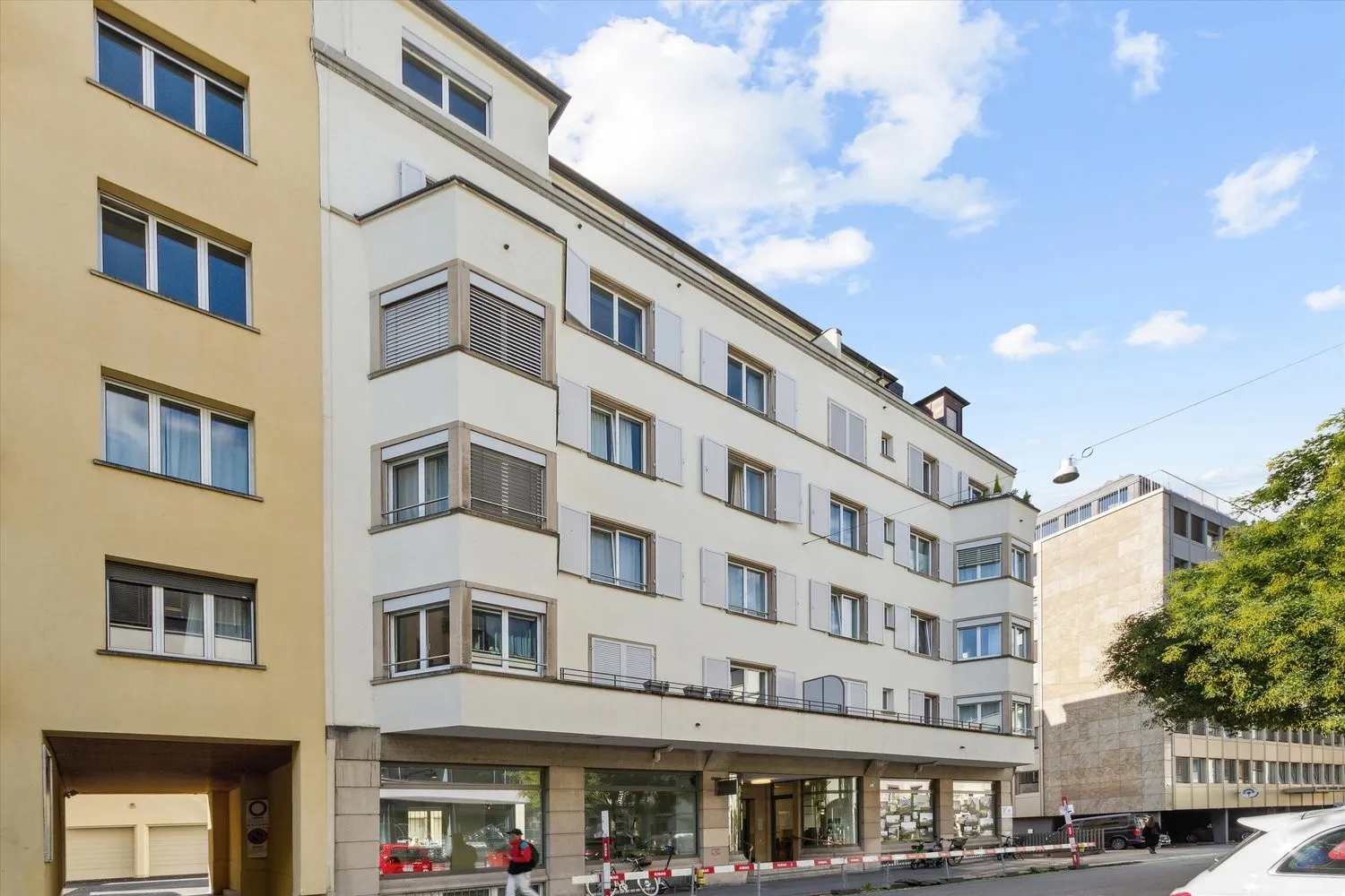 Attikawohnung Seefeld: 2.5 Zi + 60m2 Estrich, Stadelhofen