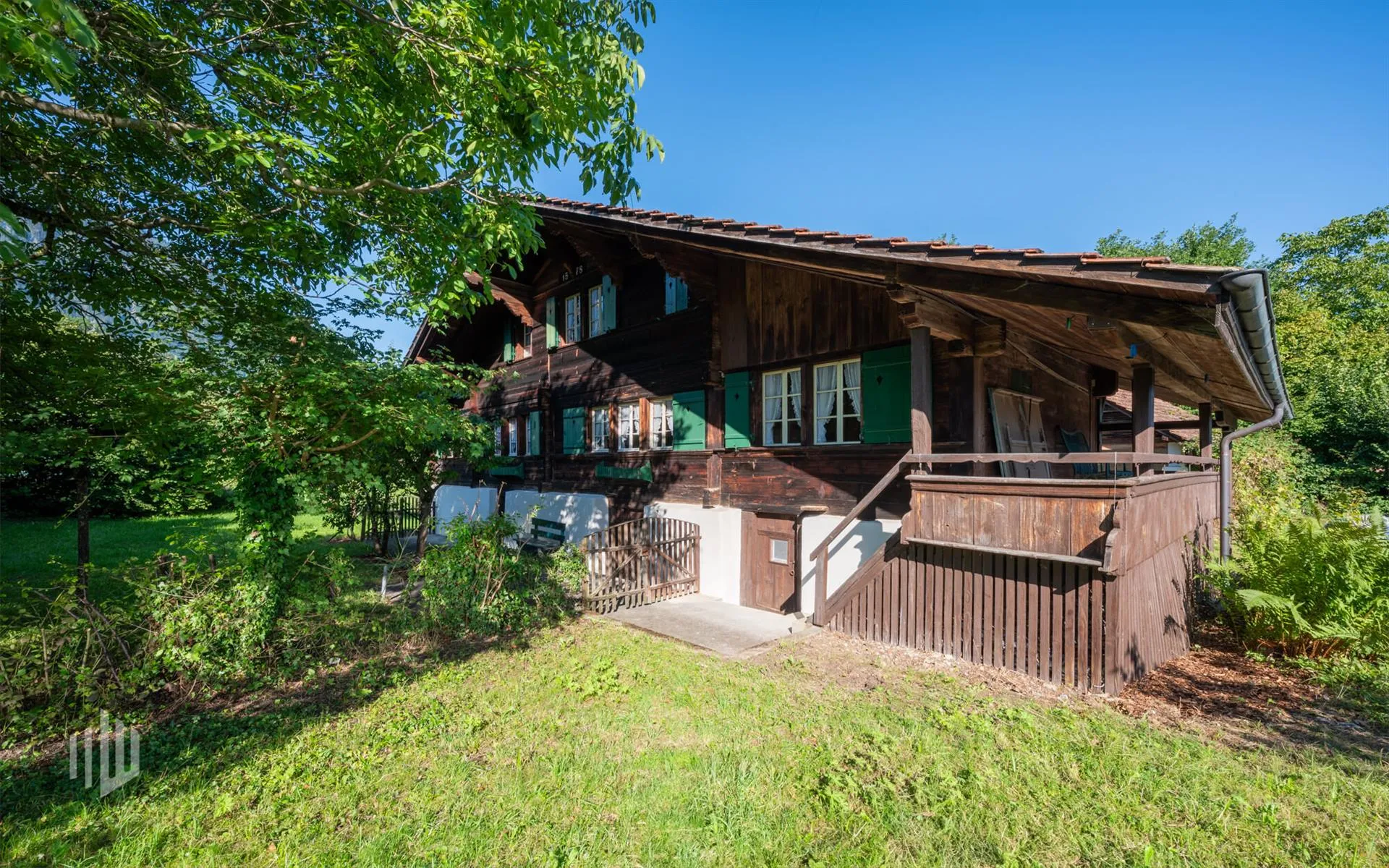 ImmoWyss - Urchiges Chalet mit grosser Baulandreserve und Niesenblick