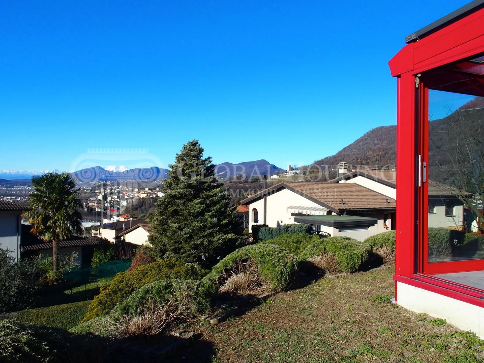 Einfamilienhaus mit großem Potenzial in ruhiger Lage in Breggia
