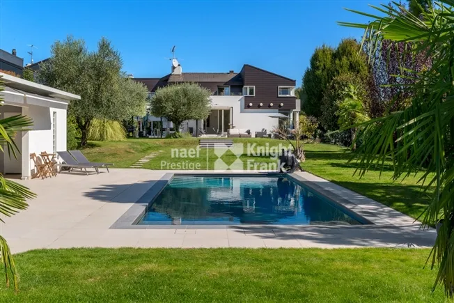 Zeitgenössische Villa auf dem Land in Genf