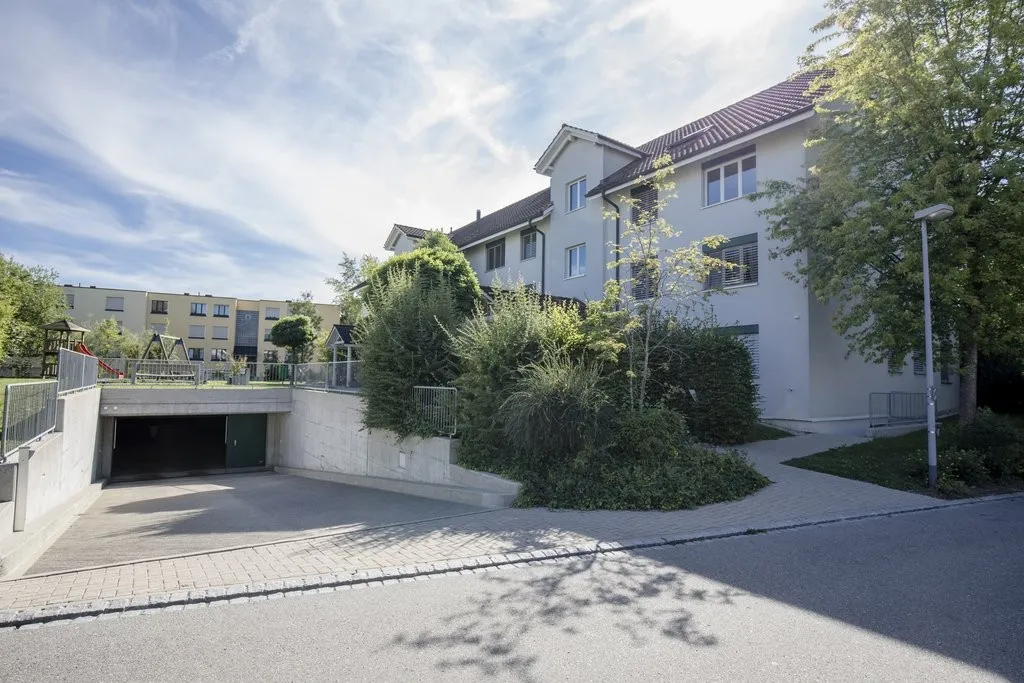Tiefgaragenparkplatz an der Südstrasse 2/4 zu vermieten.