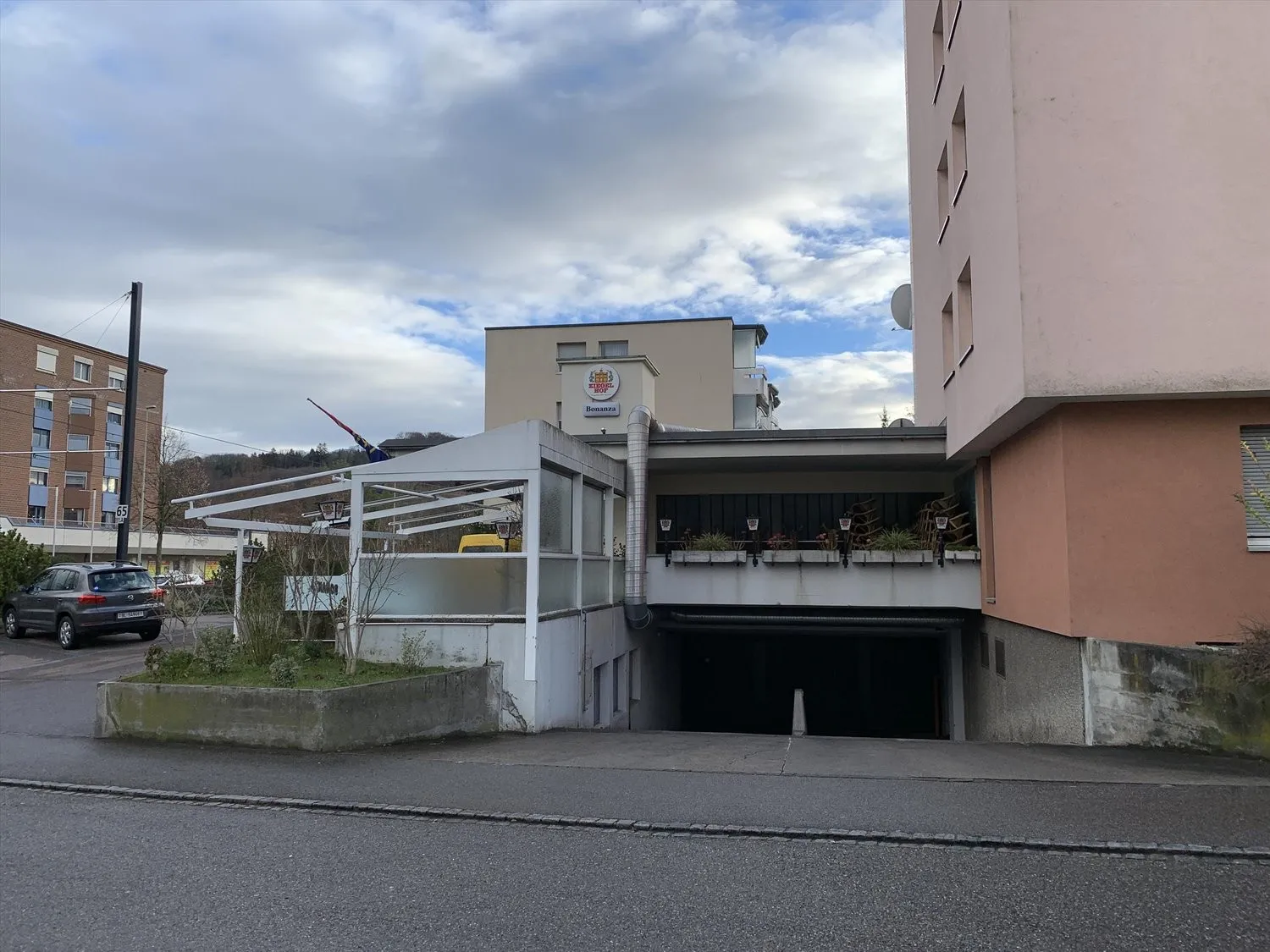 Einstellplätze zu vermieten