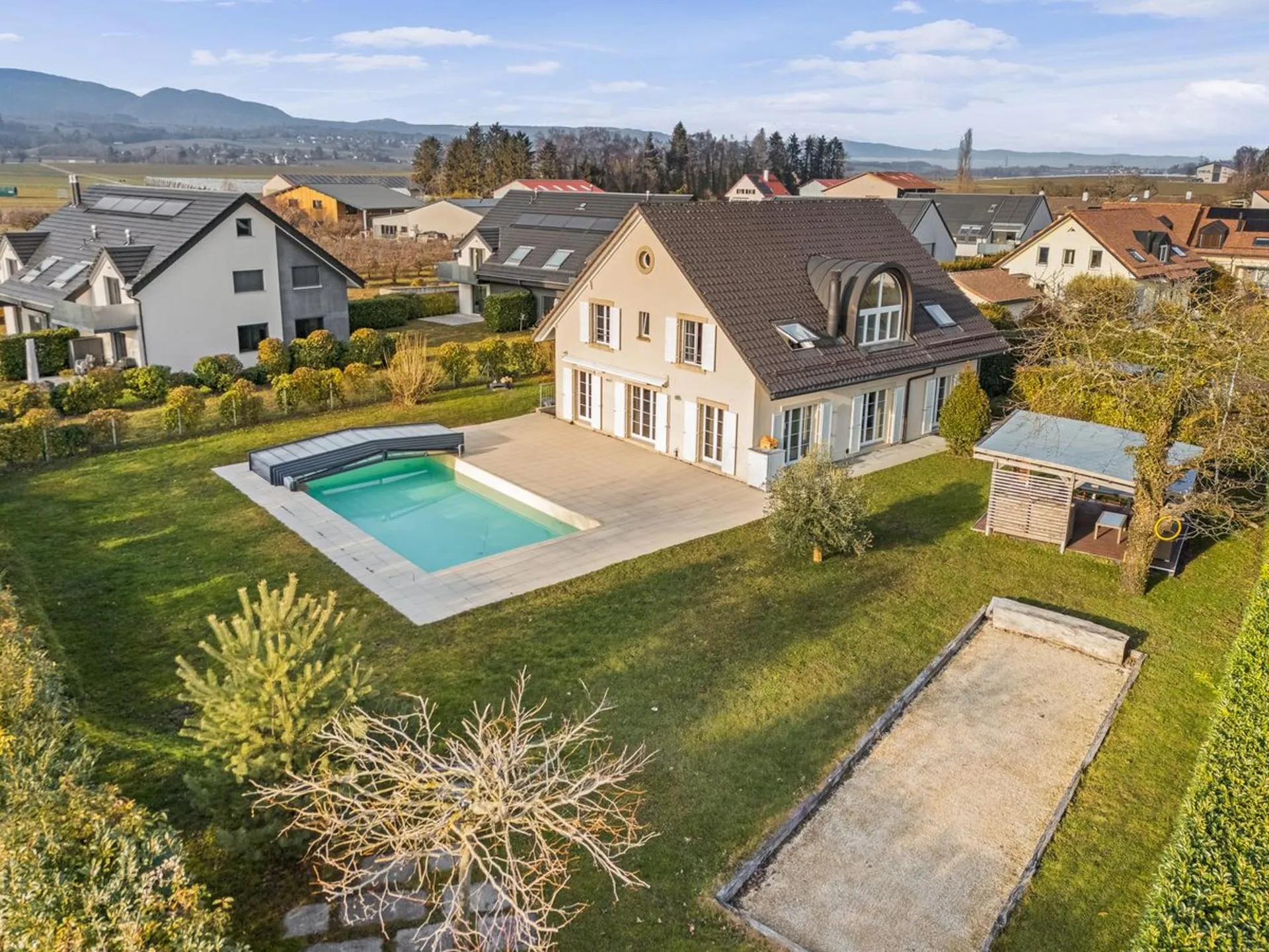 Superbe propriété individuelle avec piscine située dans le très recherché village de Denens