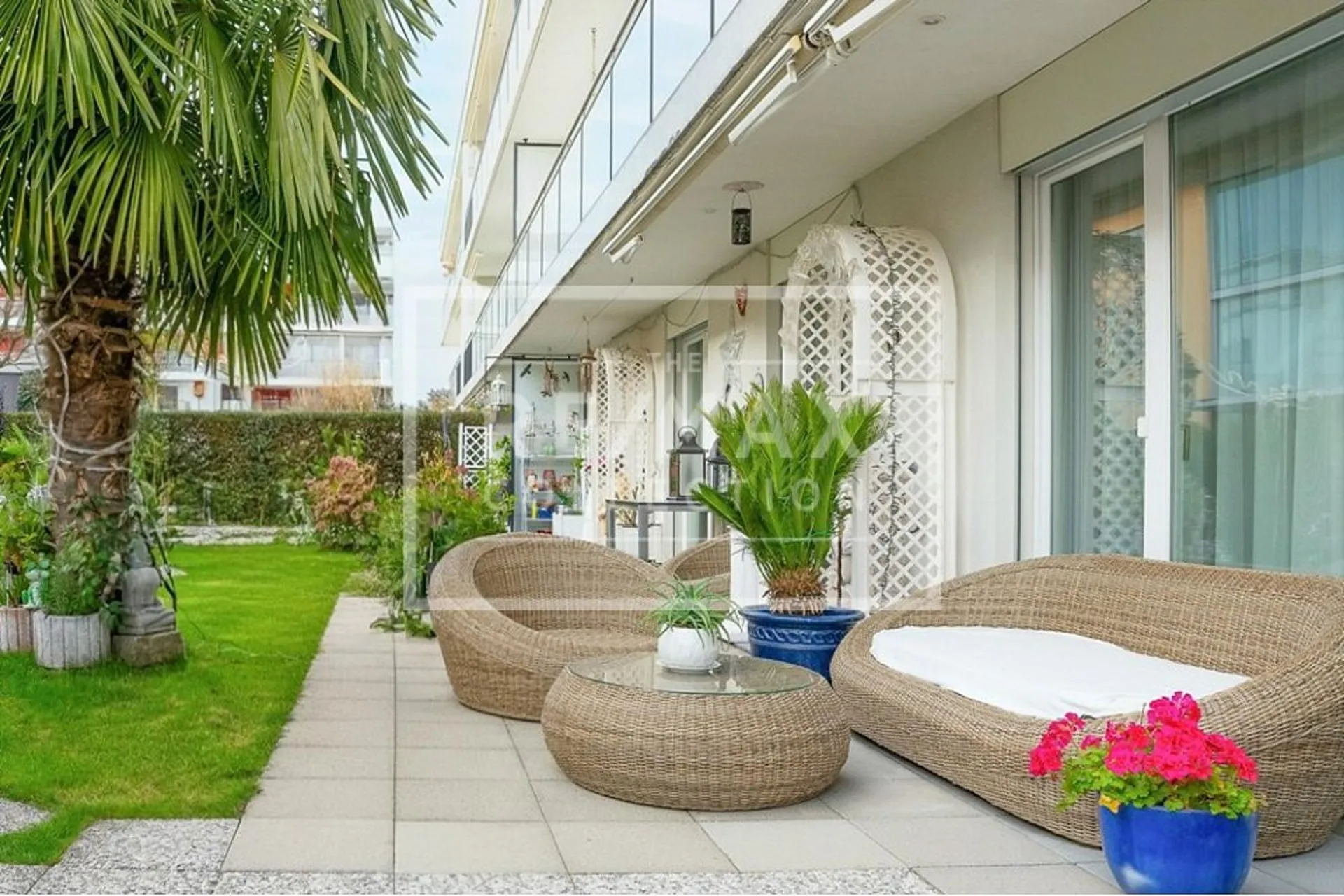 Exclusive 4.5-room garden apartment with hobby room