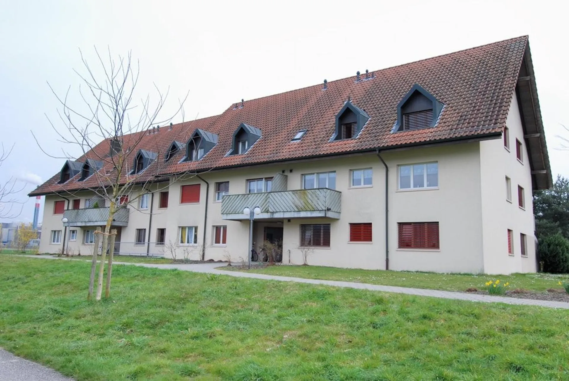Schöne Dachwohnung zur Vermietung!