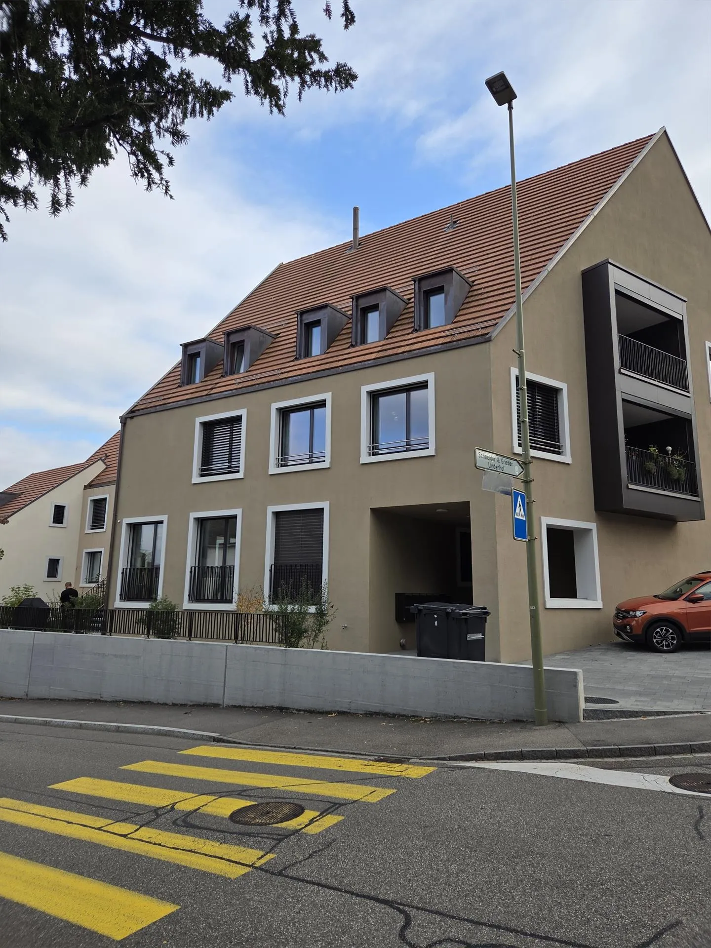 Zentralgelegene, moderne 2.5 Zimmerwohnung im EG in Pfeffingen