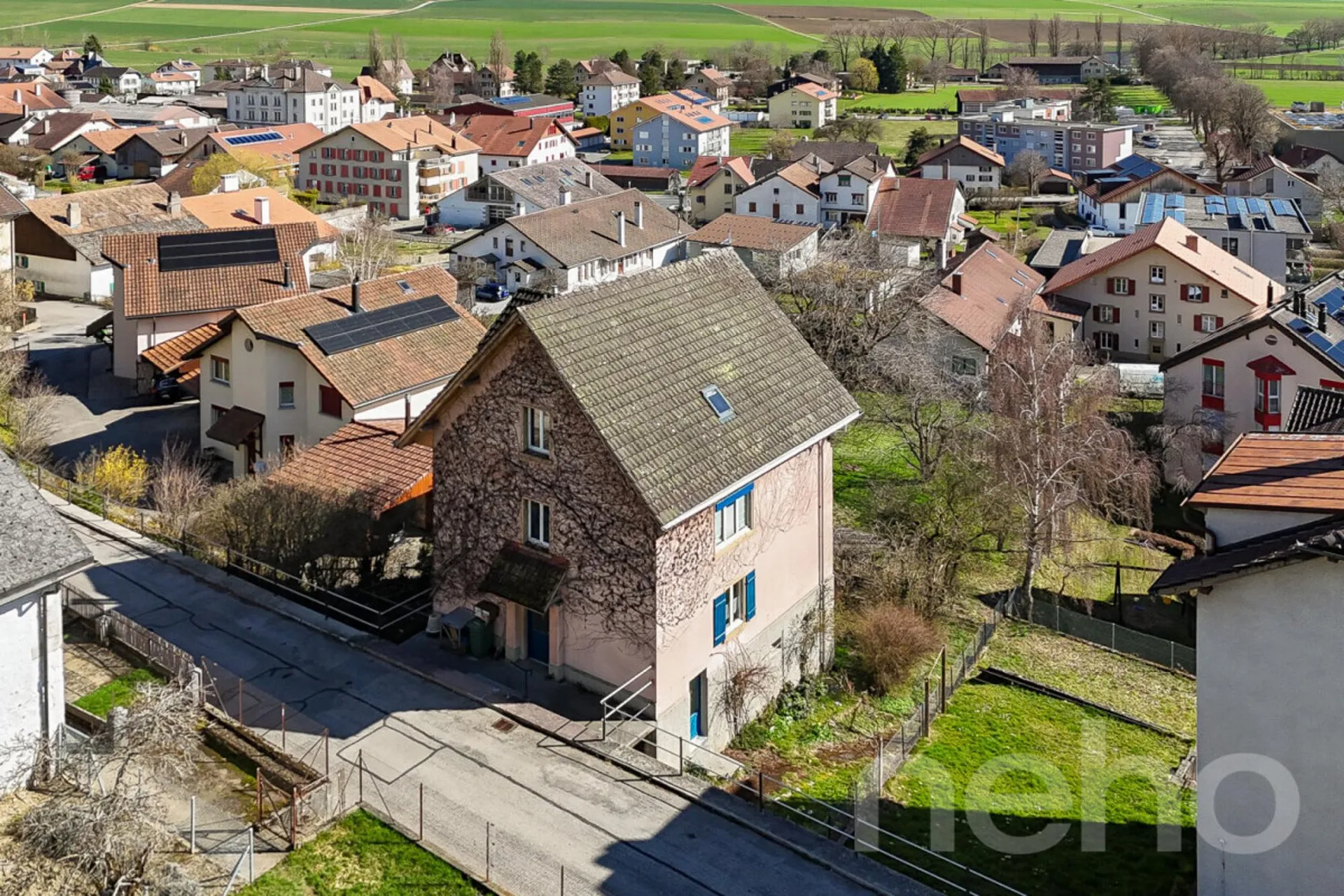 Grande demeure familiale de 2 appartements: 6,5 pièces + 3 pièces