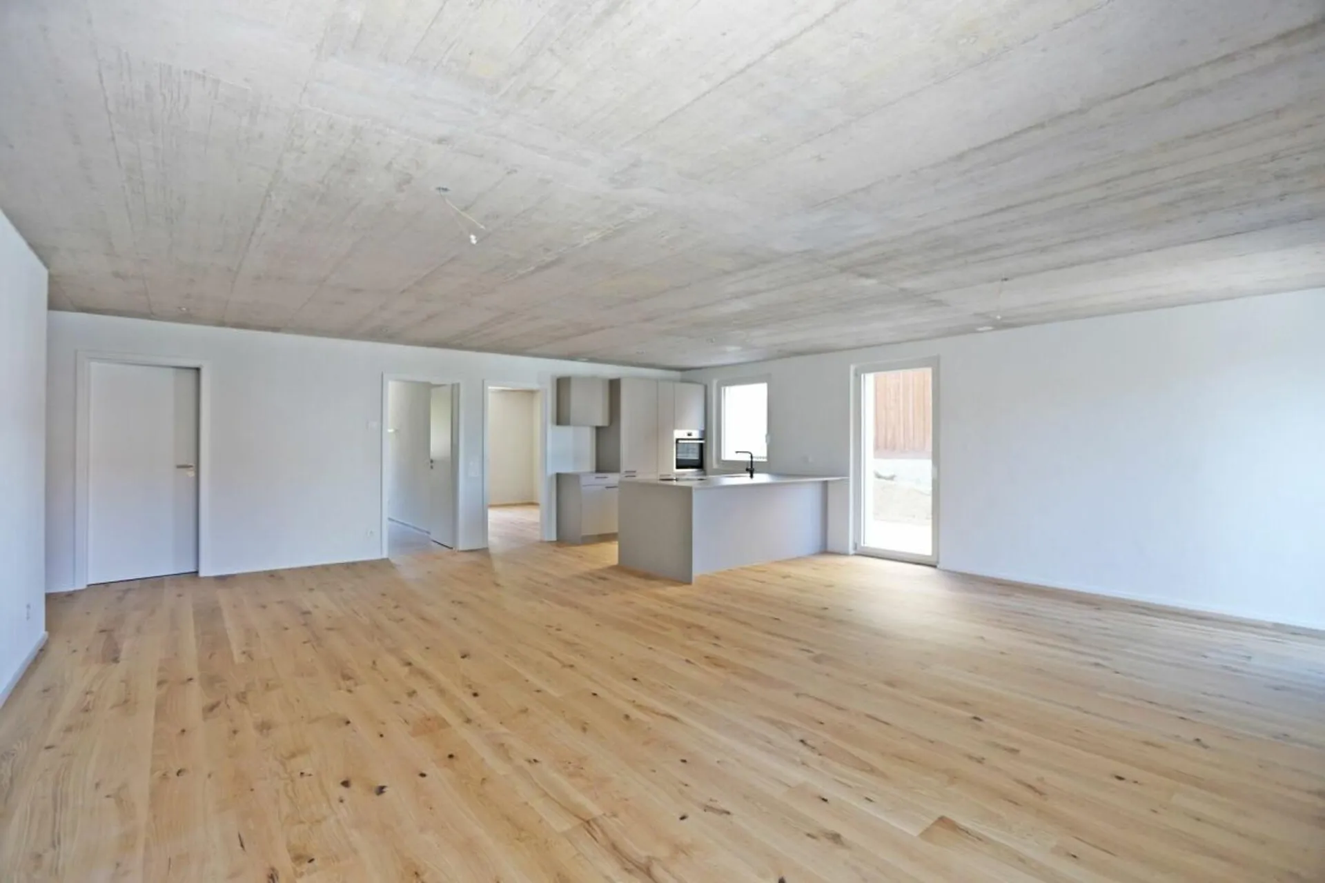 Moderne 3.5-Zimmer-Wohnung mit Gartenanteil in Kümmertshausen - attraktives Renditeobjekt