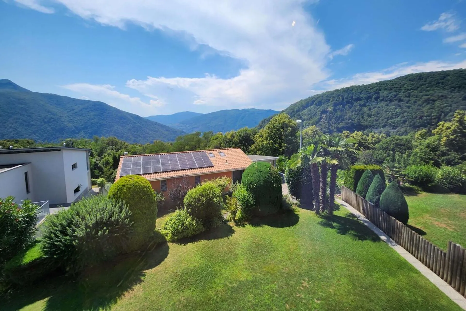 Elegante casa unifamiliare con ampia vista sul paesaggio