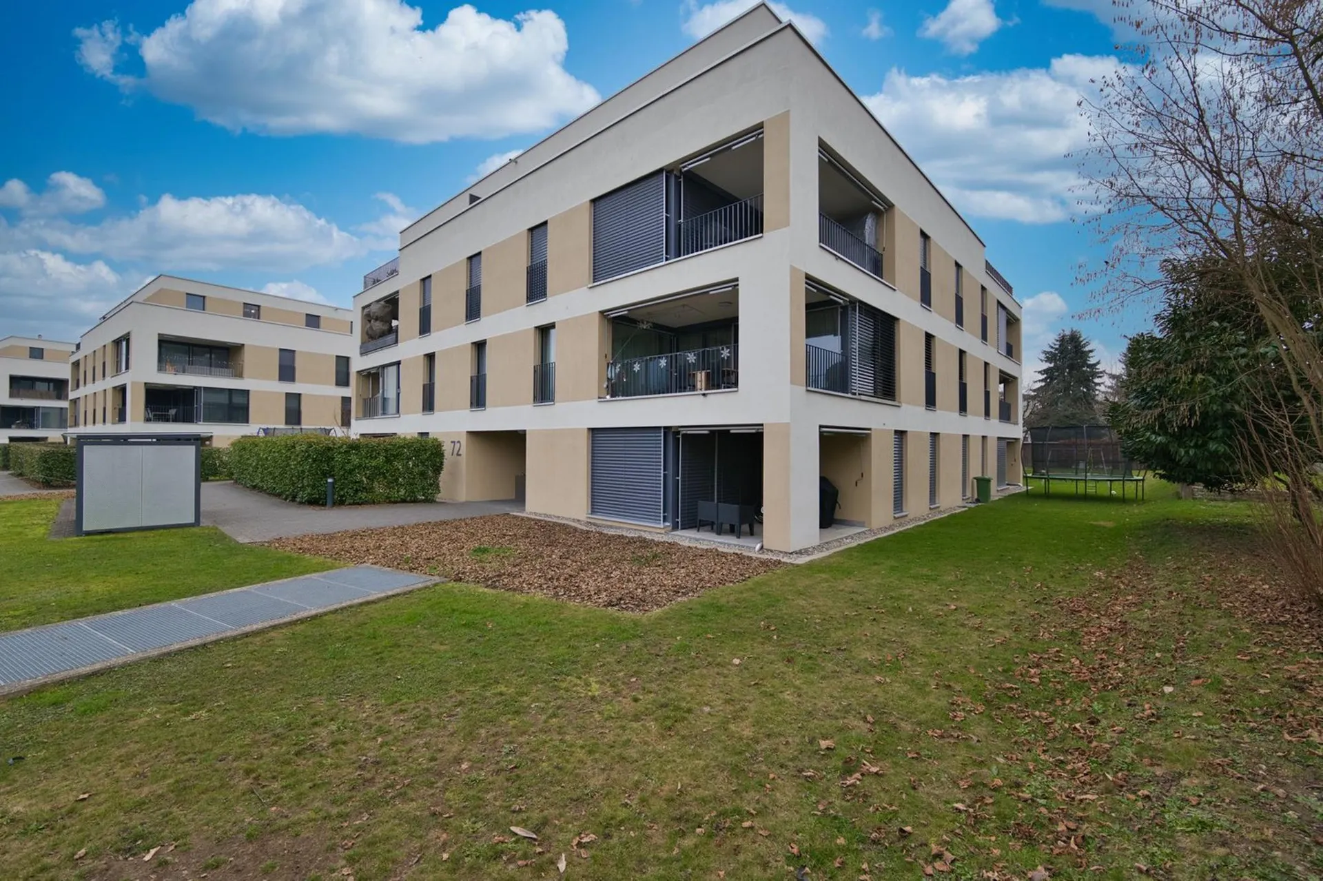 Appartement exclusif 4.5 pièces avec balcon, cave & station de recharge E à proximité d'un parking