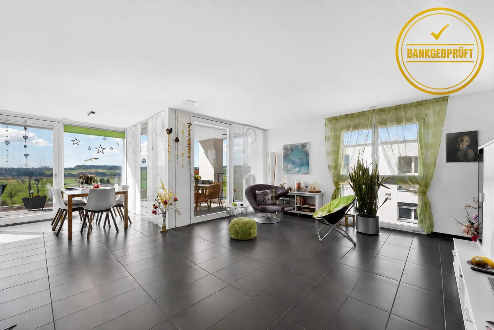 Exklusive 3.5-Zimmer-Attikawohnung mit Weitsicht an ruhiger Lage in Geuensee