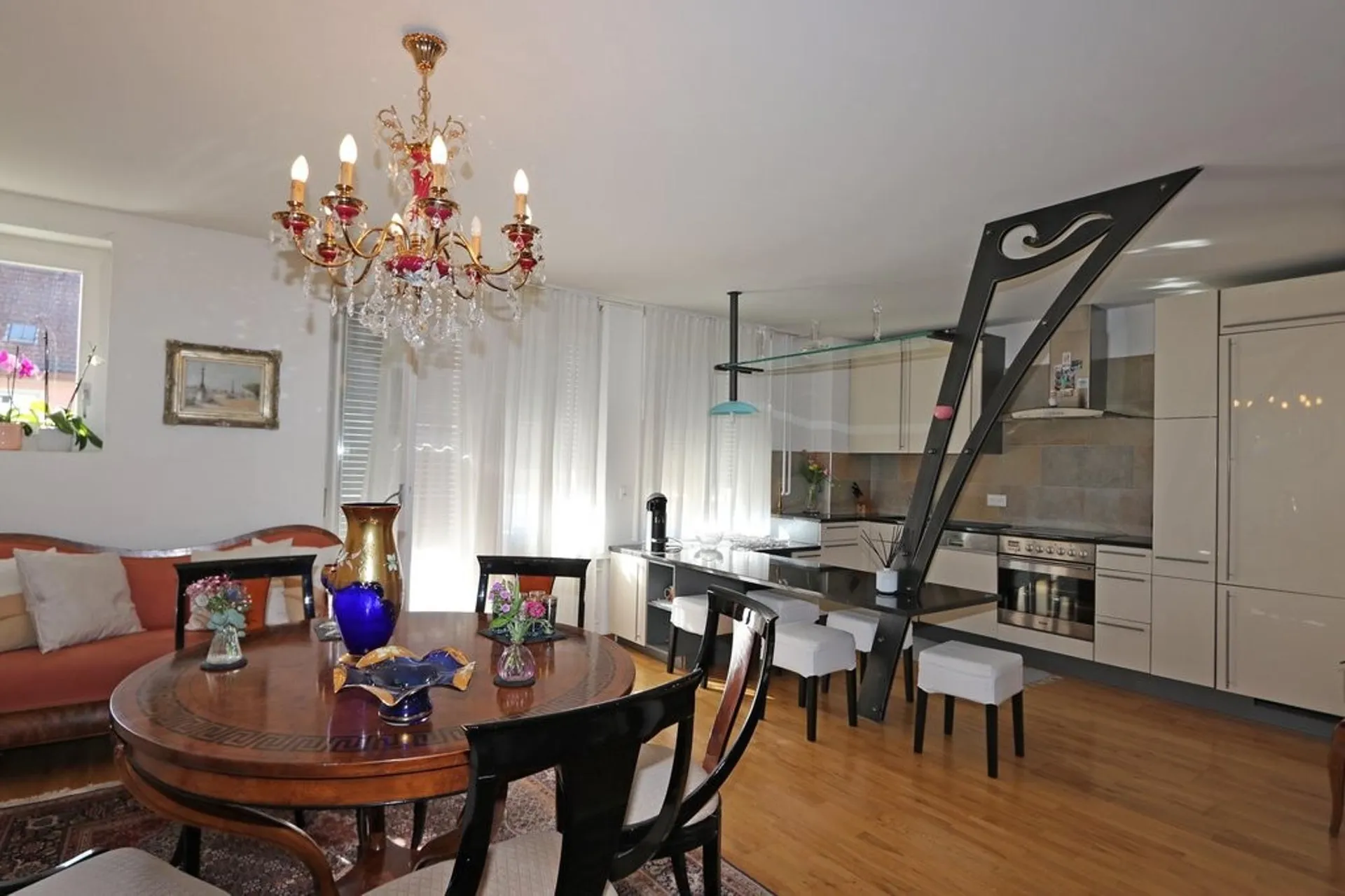 Charmante 3 Zimmer Wohnung mit viel Licht und guter Lage