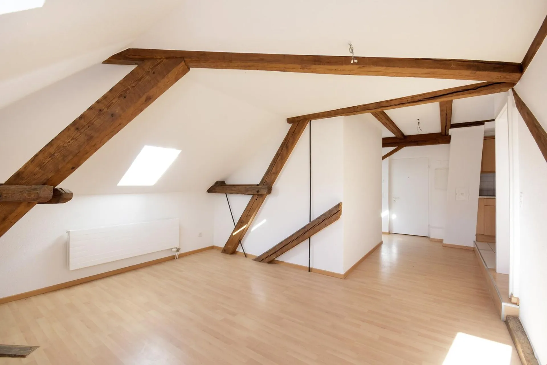 2.5 pièces appartement en mansarde 2e étage sans balcon