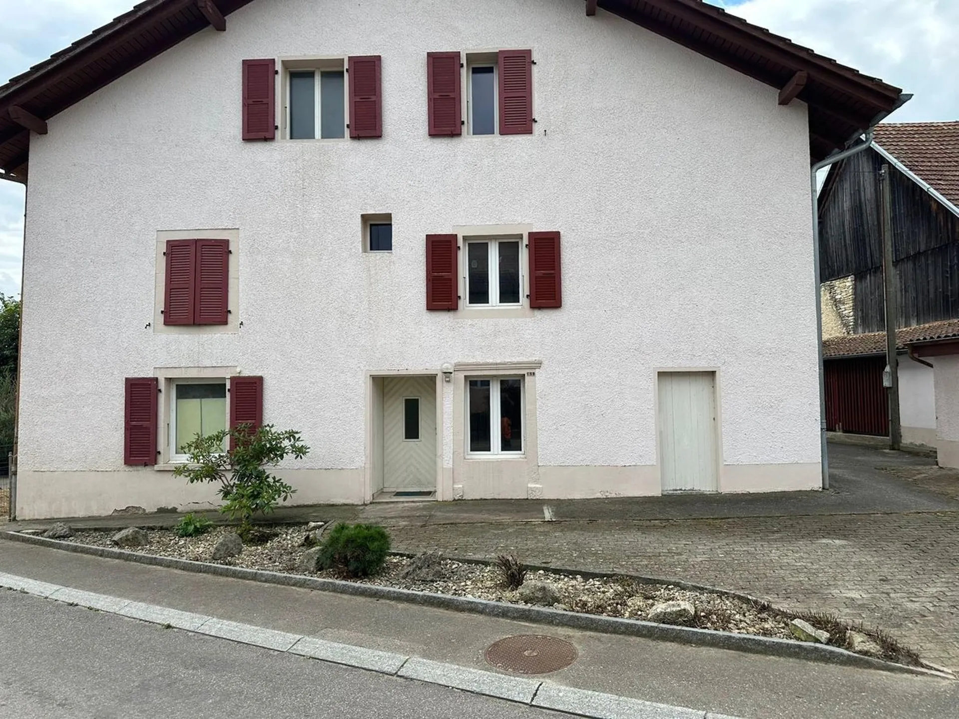 Appartement de 3,5 pièces au 2ème étage avec entrée séparée