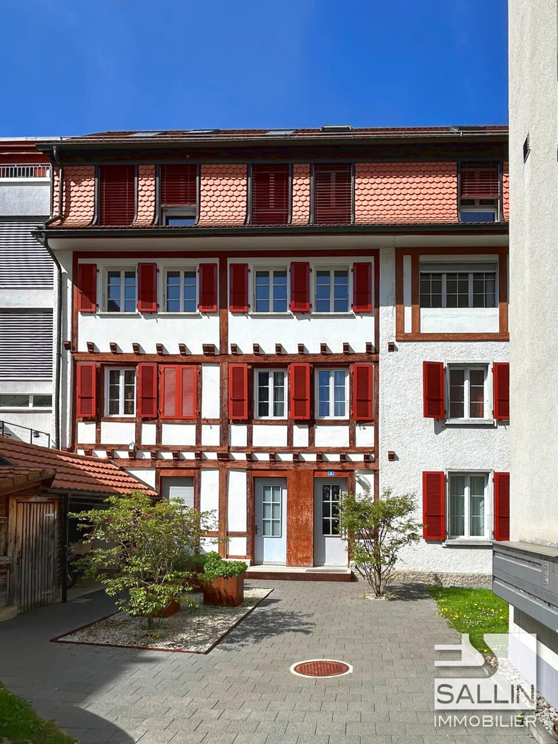 LUMINEUX APPARTEMENT DE 3½ PIECES MANSARDE