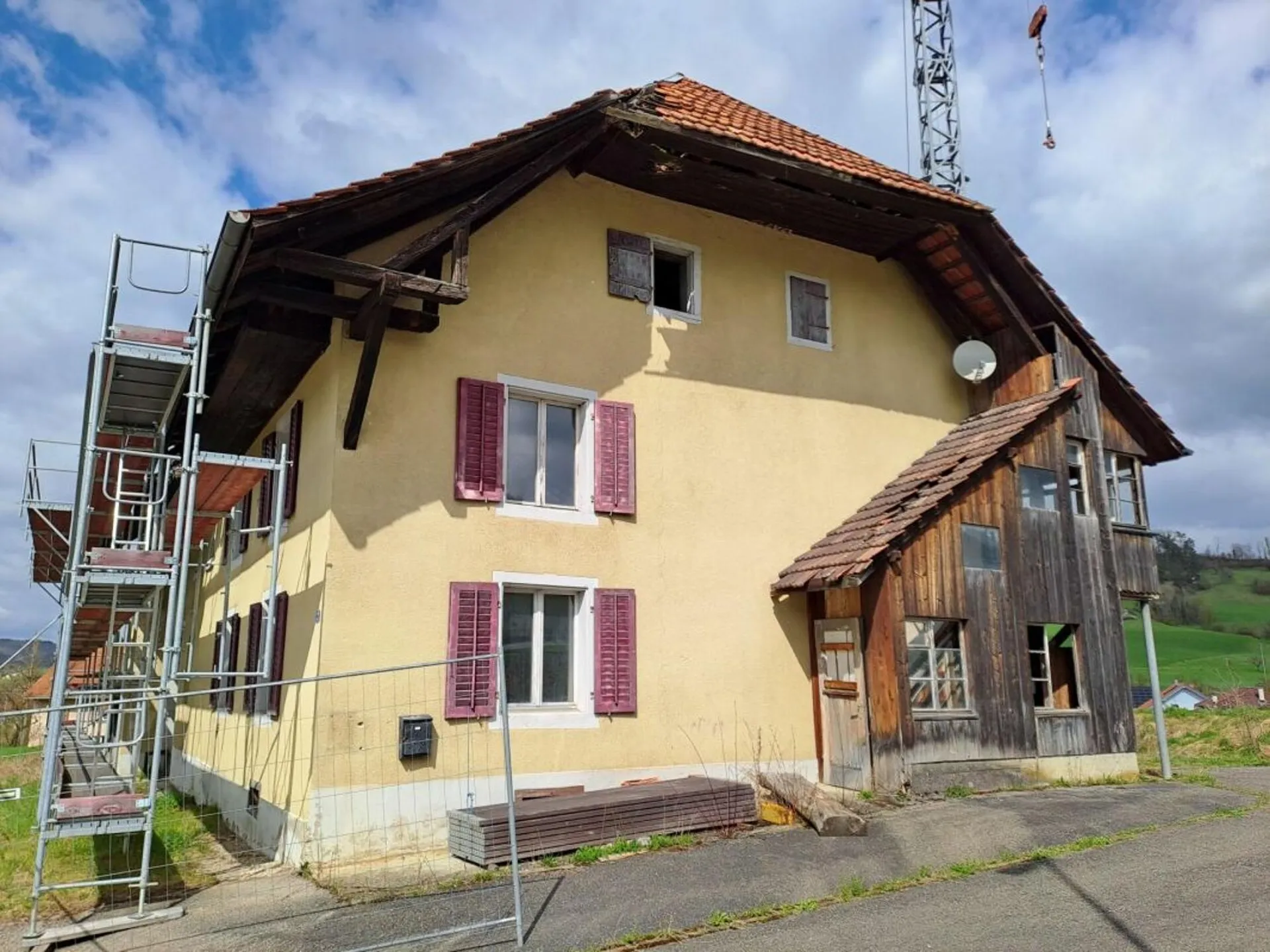 Altes Bauernhaus mit grosser Parzelle