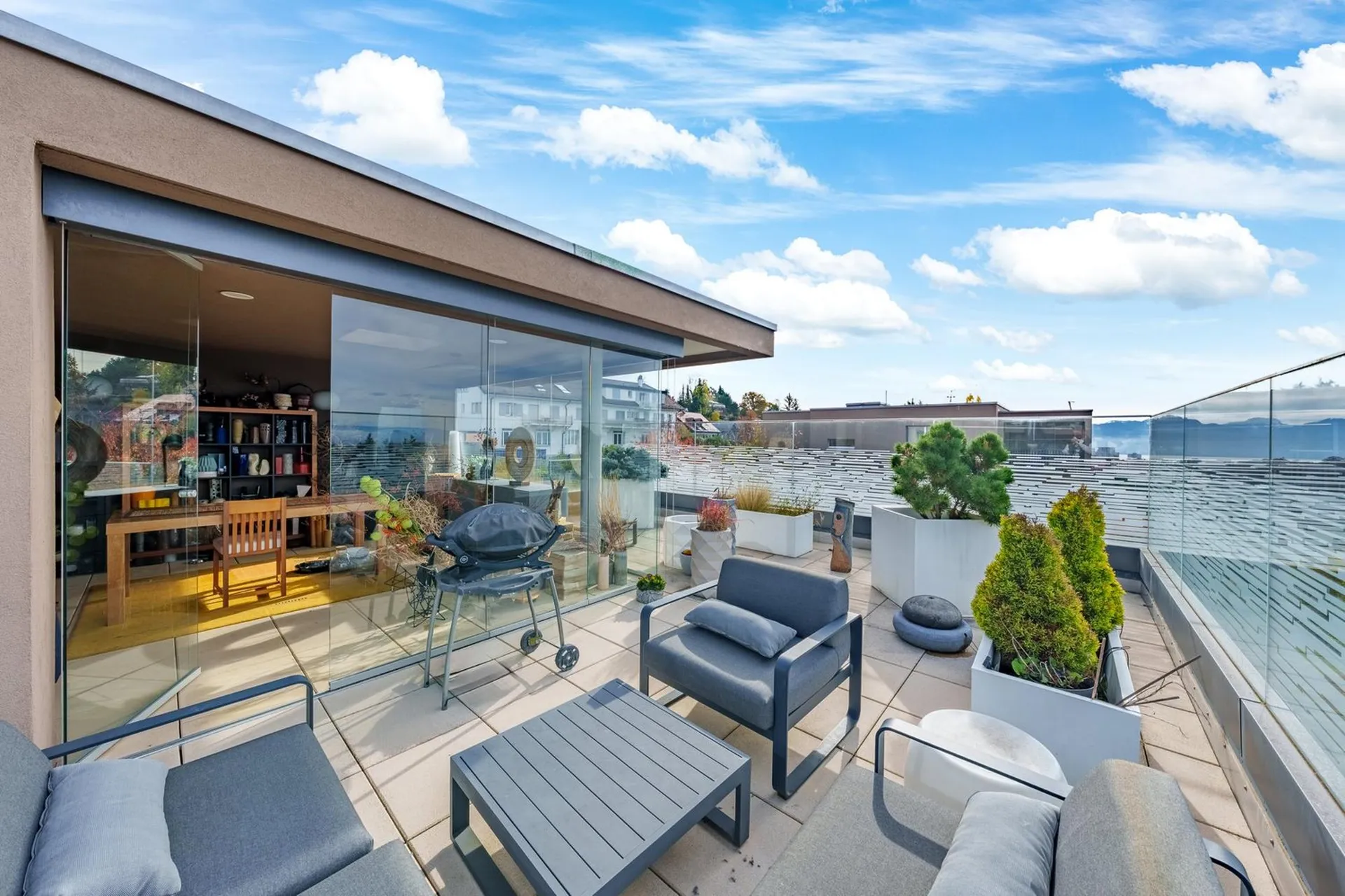 Magnifique appartement attique de 5,5 pièces au Mont-sur-Lausanne