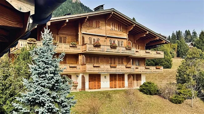 Hervorragendes Penthouse mit 5,5 Zimmern, komplett renoviert