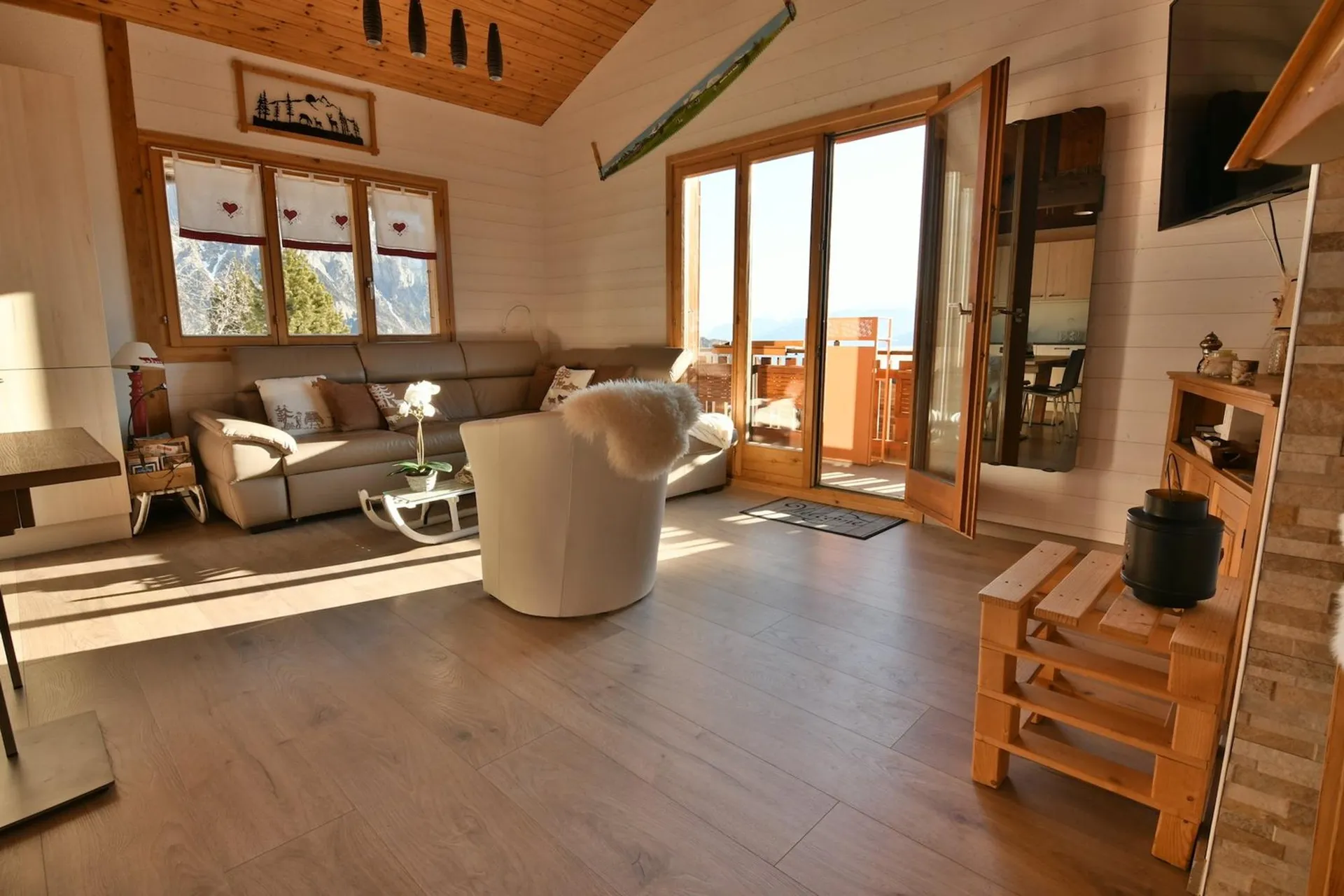 Magnifique duplex de 6.5 pièces rénové, très bien situé aux Mayens-de-Chamoson - Ovronnaz/VS