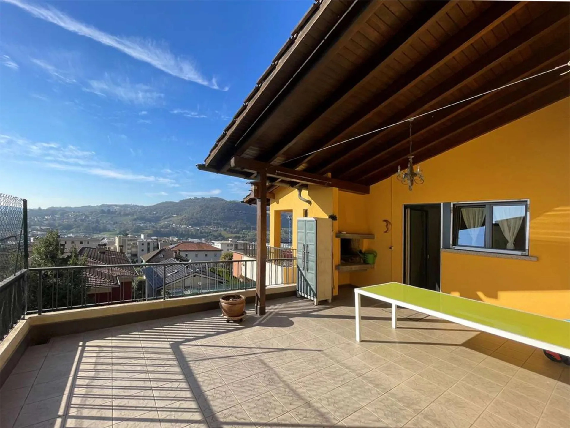 Casa indipendente 7,5 locali con giardino e terrazze panoramiche