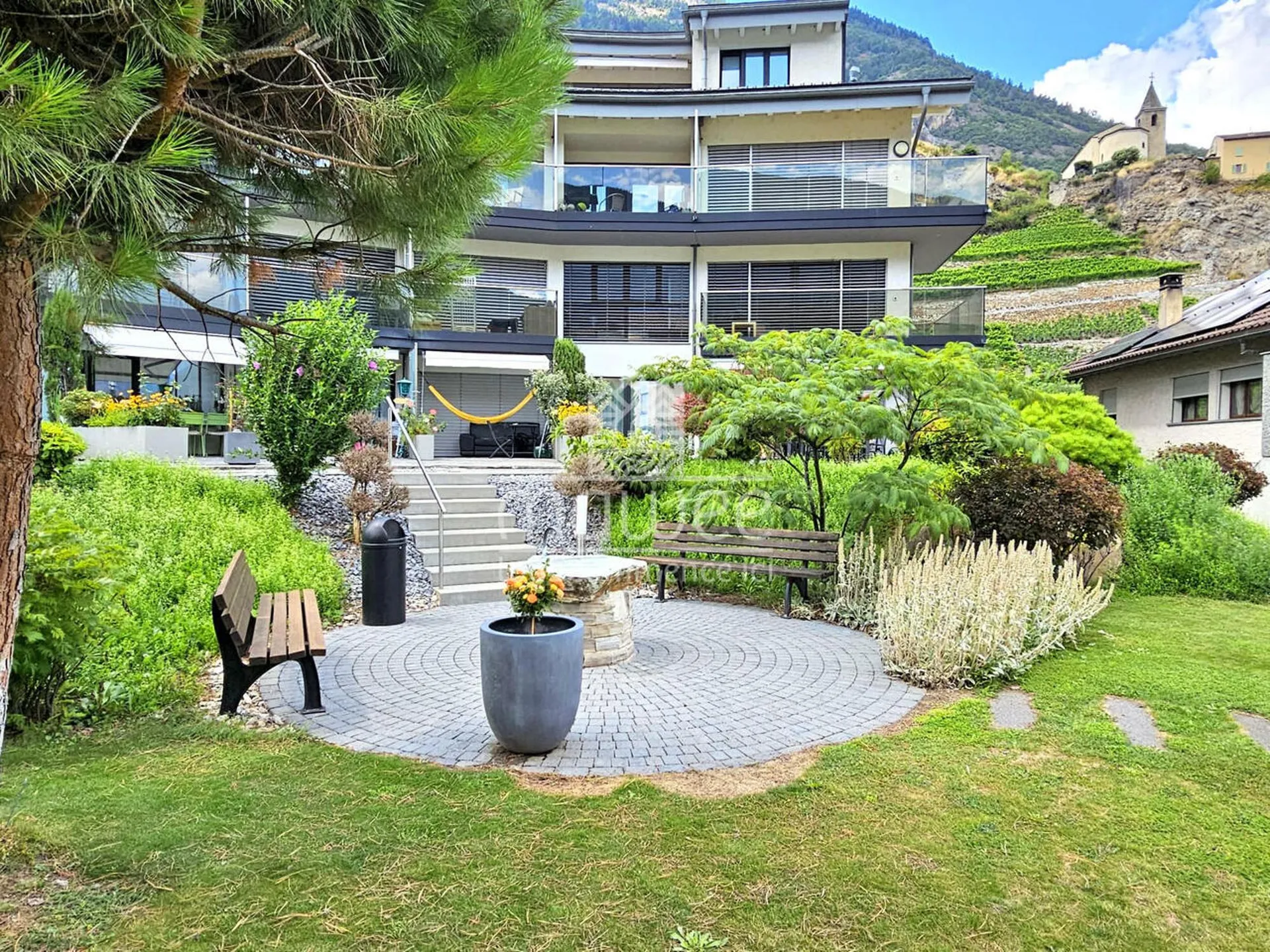 Triplex d'exception avec vue emblématique au coeur de Saillon
