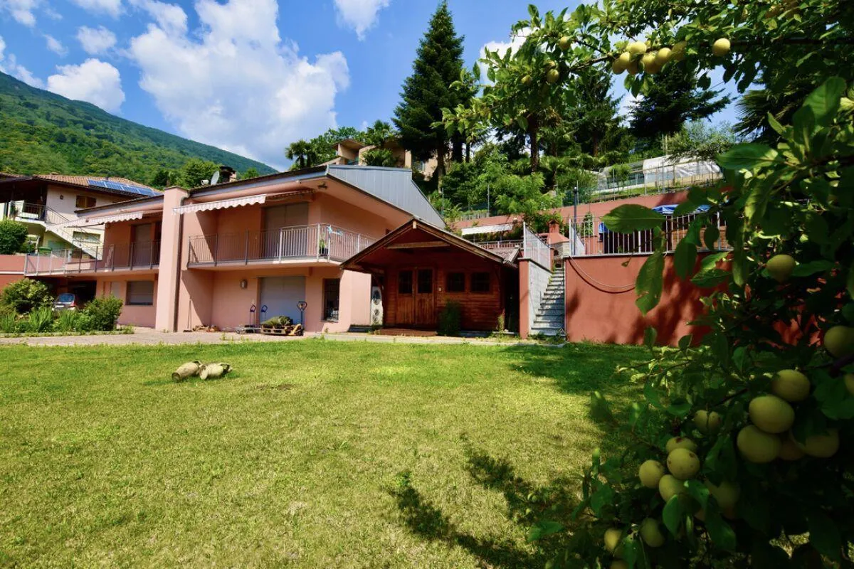 Casa con grande giardino e appartamento per ospiti | Haus mit gross...