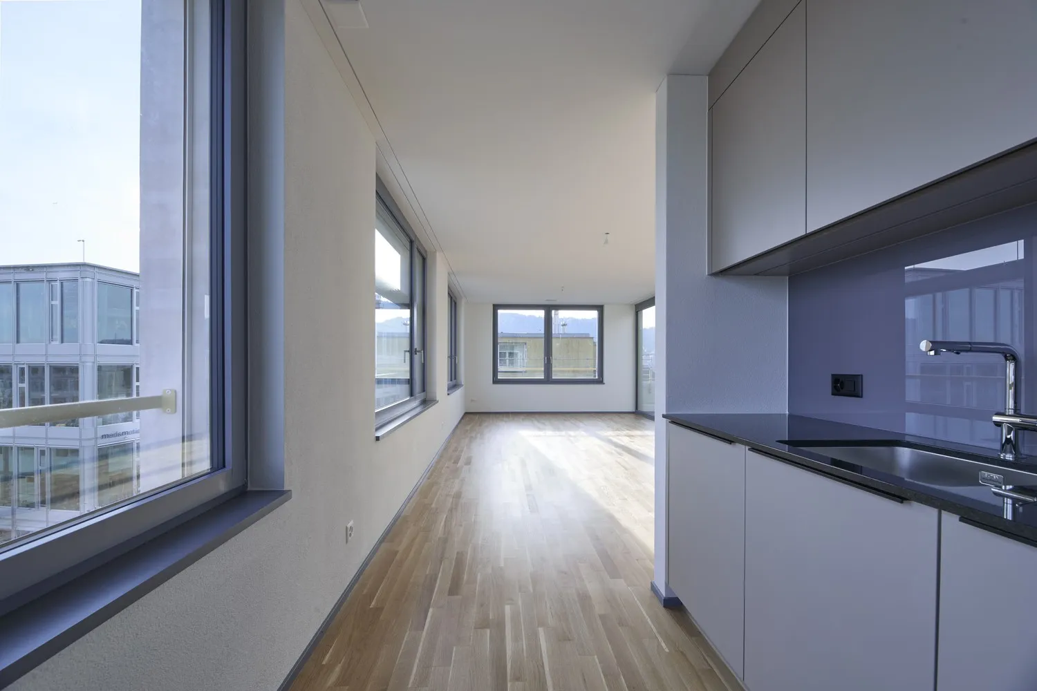 Moderne 1.5-Zimmer-Loftwohnung mit grosser Terrasse und Loggia