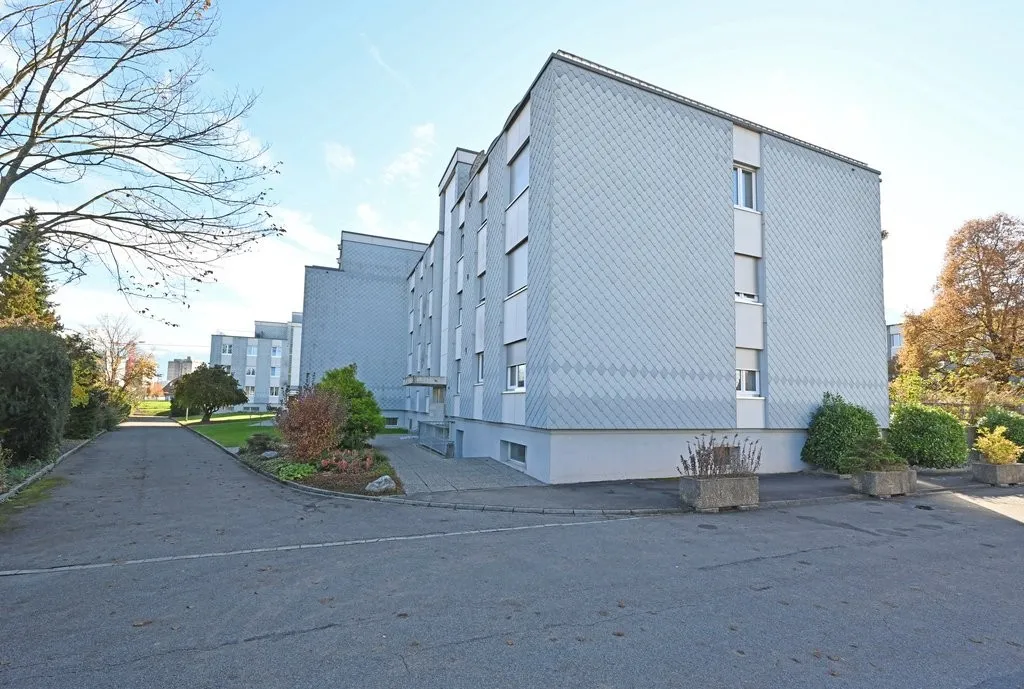 CHARMANTE 3.5-ZIMMERWOHNUNG AN ZENTRALER LAGE