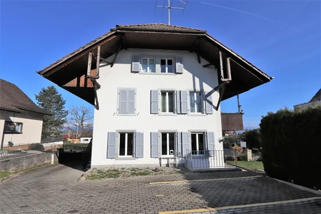 Schöne 3-Zimmer-Wohnung in Meyriez – im 1. Obergeschoss mit Laube