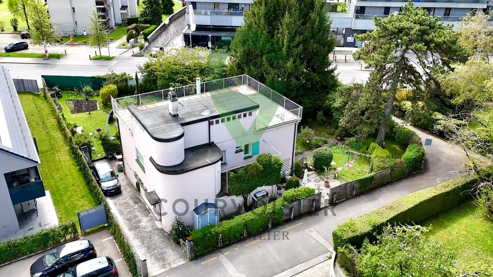 Maison de caractère avec 2 appartements à deux pas de Tartegnin