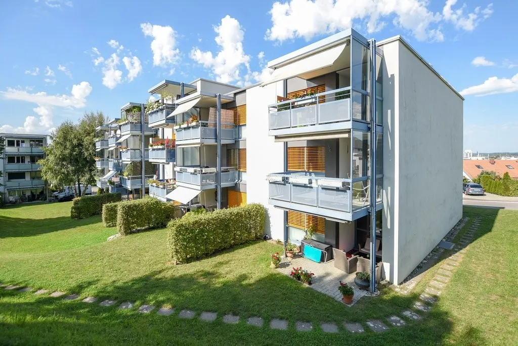 Balkon mit Aussicht ins Grüne