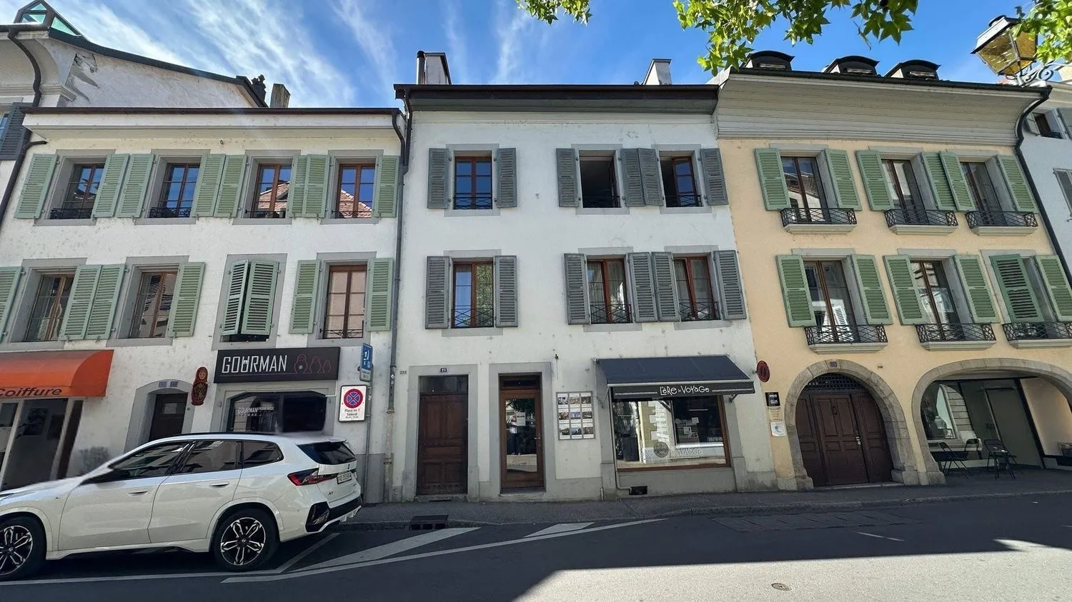 LOCATION - Appartement rénové de 3 pièces en centre-ville de Nyon