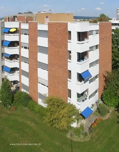 Sicherer Einstellhallenplatz für Ihr Auto!