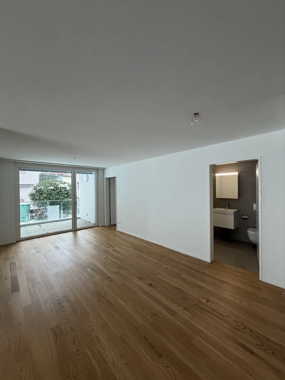 Helle 3.5 Zimmer Wohnung an zentraler Lage  per sofort verfügbar