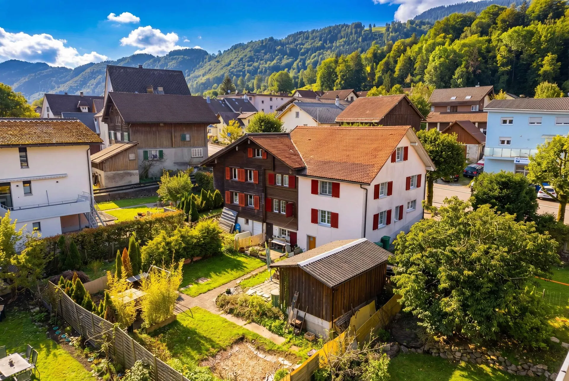 GLARUS HOUSE WITH POTENTIAL IN AN ATTRACTIVE LOCATION